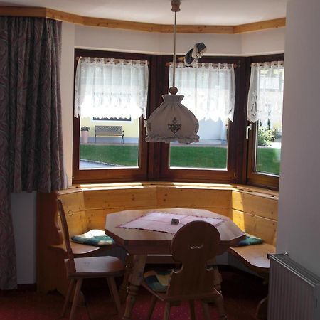 Hotel-Pension Flora Saalbach-Hinterglemm Buitenkant foto