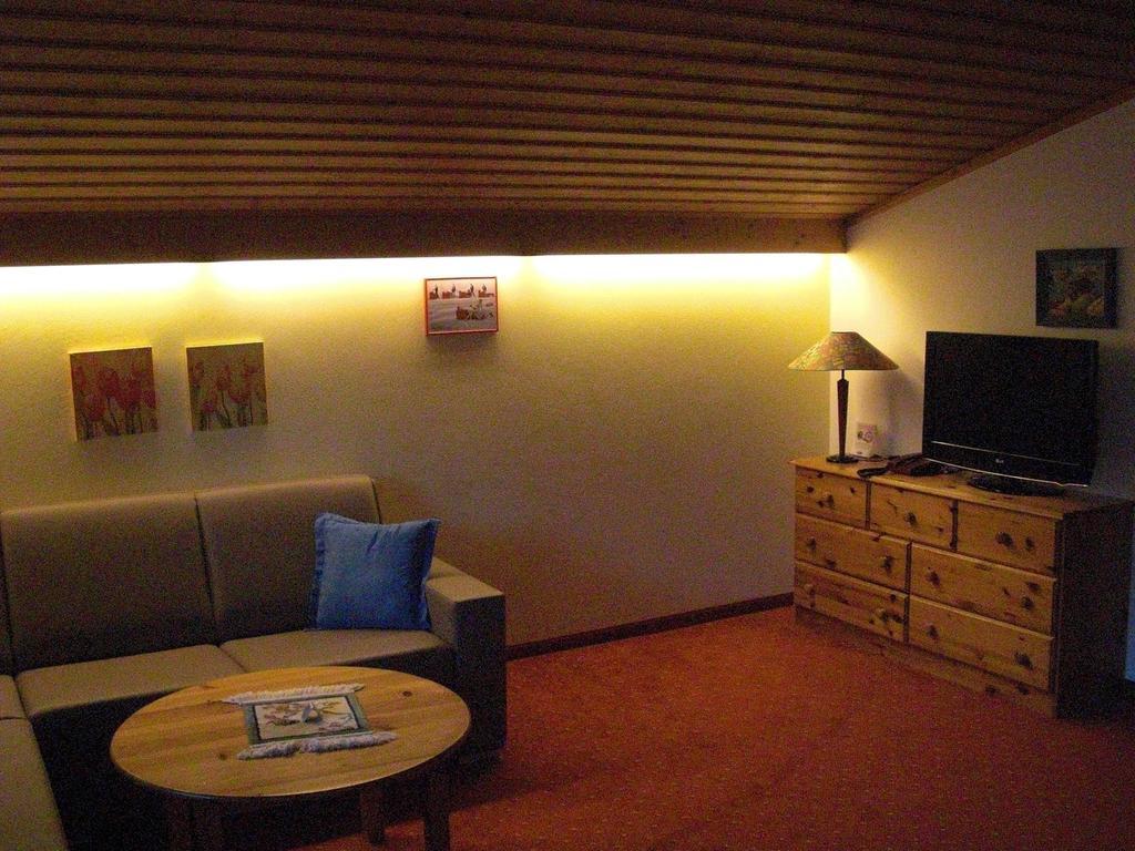 Hotel-Pension Flora Saalbach-Hinterglemm Kamer foto