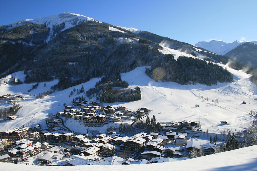 Hotel-Pension Flora Saalbach-Hinterglemm Buitenkant foto