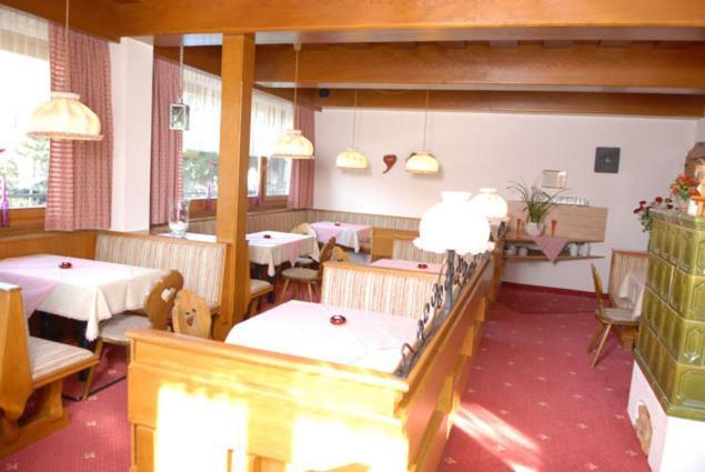 Hotel-Pension Flora Saalbach-Hinterglemm Buitenkant foto