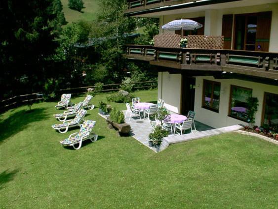 Hotel-Pension Flora Saalbach-Hinterglemm Buitenkant foto