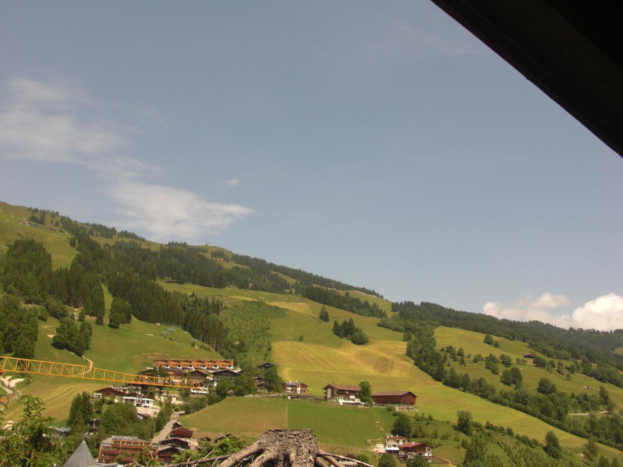 Hotel-Pension Flora Saalbach-Hinterglemm Buitenkant foto