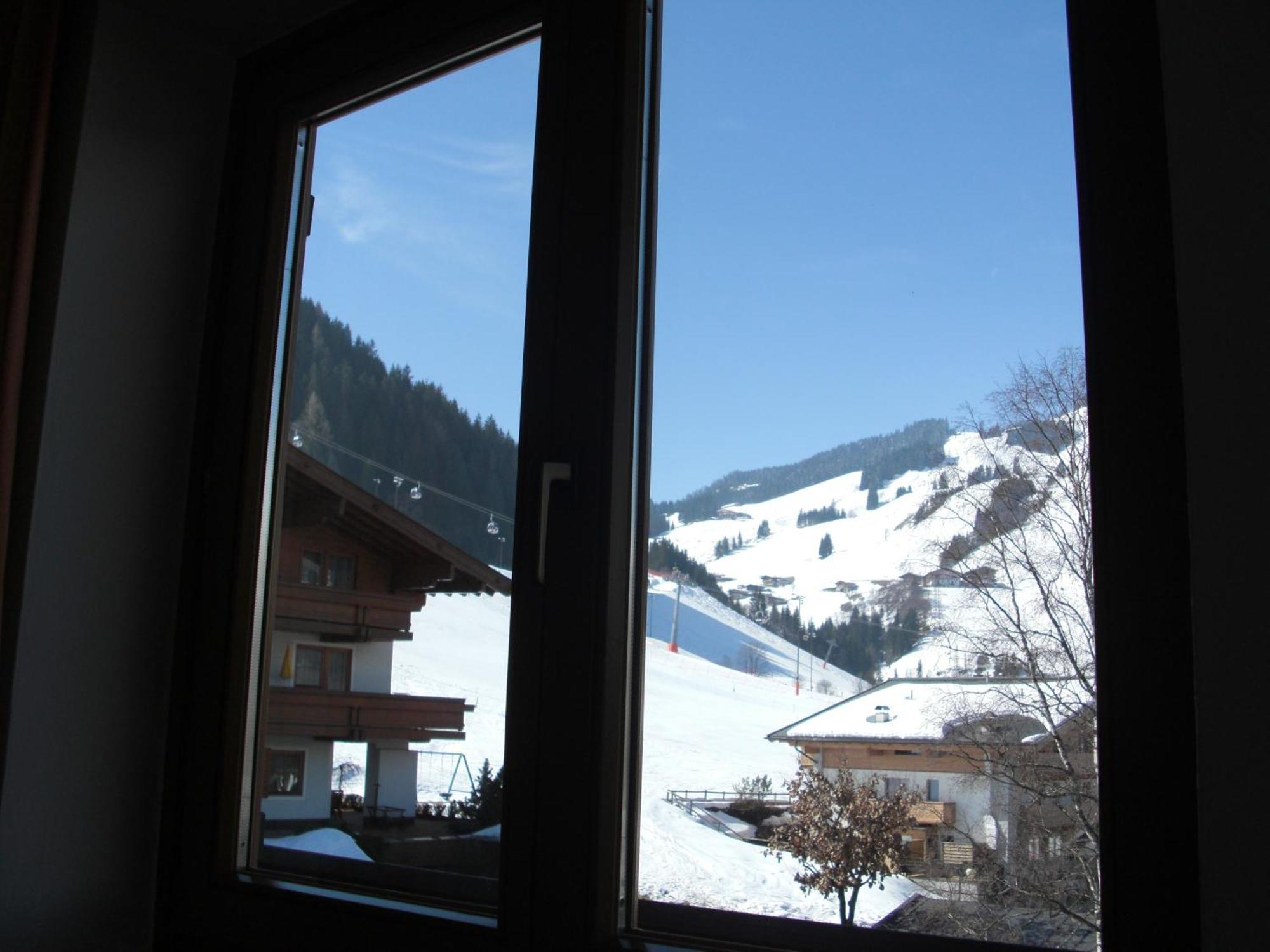 Hotel-Pension Flora Saalbach-Hinterglemm Kamer foto