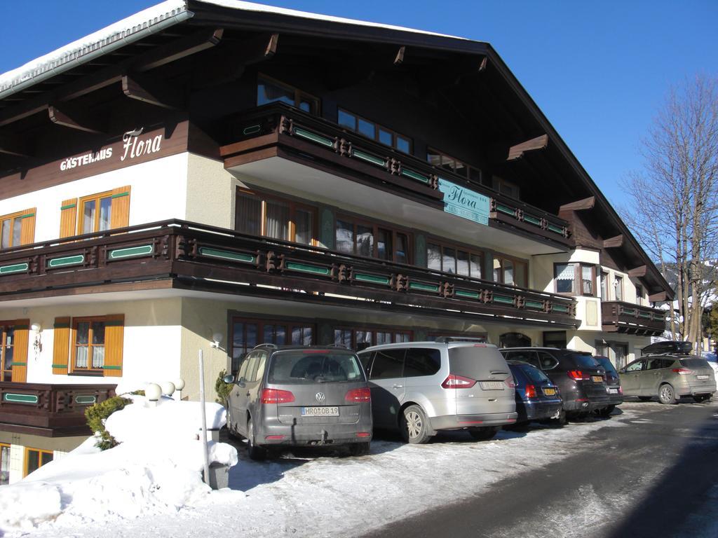 Hotel-Pension Flora Saalbach-Hinterglemm Buitenkant foto